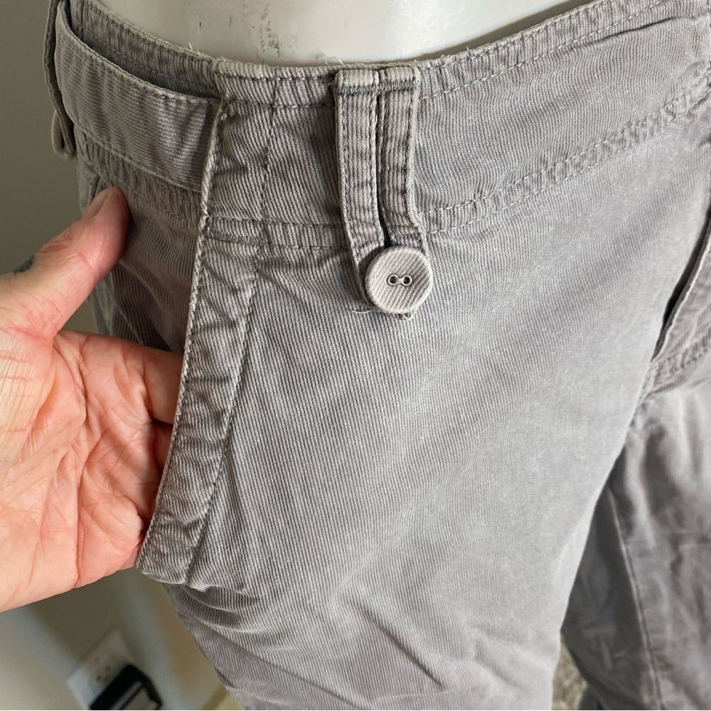 EDDIE BAUER Shaw Light Grey Corduroy Capri Crop Pant Utility Size 8 Tall - Picture 5 of 16